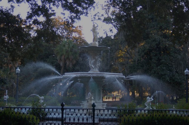 the fountain at Forsythe Park